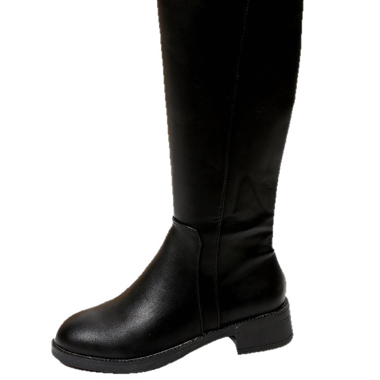 Térdig érő Martin csizma hegyes orrú, vastag sarka 1–3 cm, oldalsó cipzár