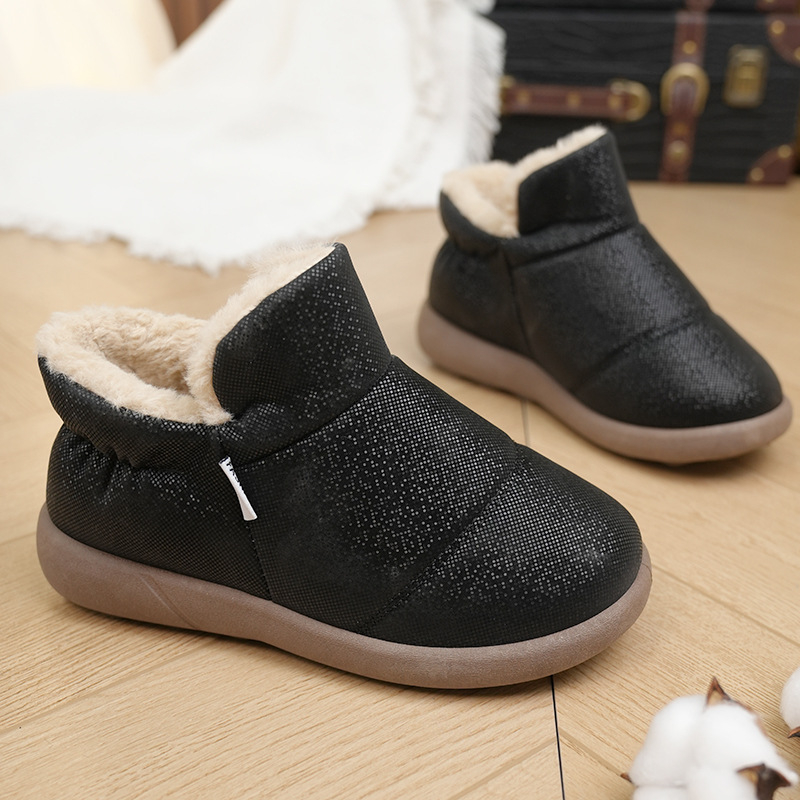 Slip-on rövid csizma, műbőr felsőrész, gumitalp, alacsony szár, belső műszőr bélés