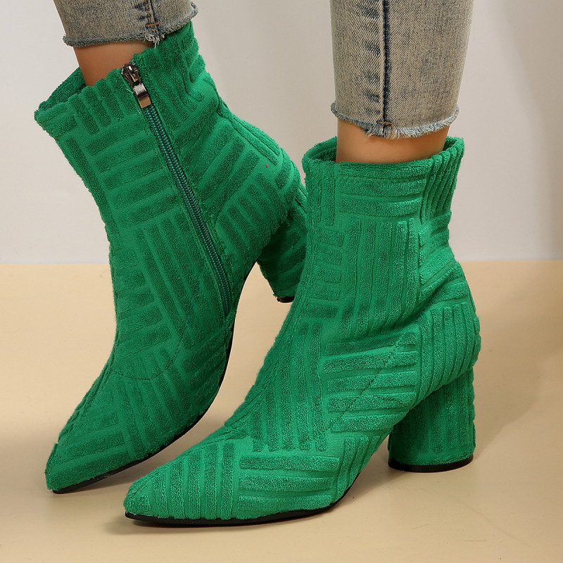 Női divatcsizmák: nubuk felsőrész, hegyes orr, vastag sarok, oldalsó cipzár