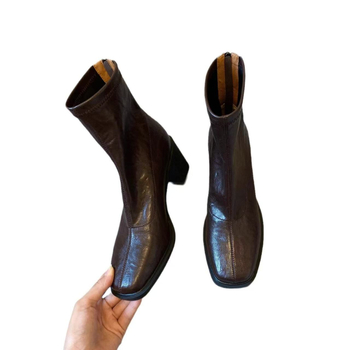 Ženske čizme srednje visine, koreanskog stila, s kvadratnim vrhom, debelim petom 6–8 cm, gornji dio od superfiber, gumeni potplat