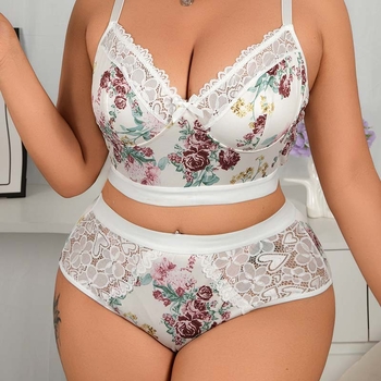 Szatin pizsama szett, CAMI stílus, poliészter anyag, fő anyag: poliészter rost, Milk Silk bélés, csipkés vállpántok, Moldless cup