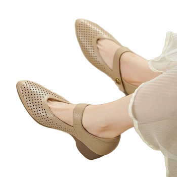 Francia stílusú loaferek légáteresztő perforált felsőrésszel, műbőr, hegyes orr, Velcro-zárás, 3–6 cm-es süllyesztett sarok, tavasz 2025