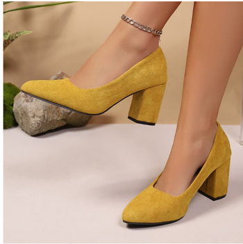 Szatén Slip-On magassarkú cipő - hegyes orr, 6-8 cm tömbös sarok