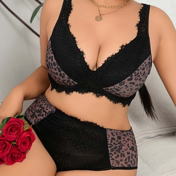 Milk Silk anyagú melltartó és alsónemű szett, teljes kosár, kötős vállpántok, hátul egy sor kapocs, európai–amerikai stílus