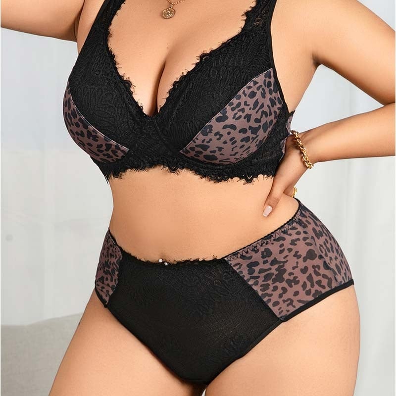 Milk Silk anyagú melltartó és alsónemű szett, teljes kosár, kötős vállpántok, hátul egy sor kapocs, európai–amerikai stílus