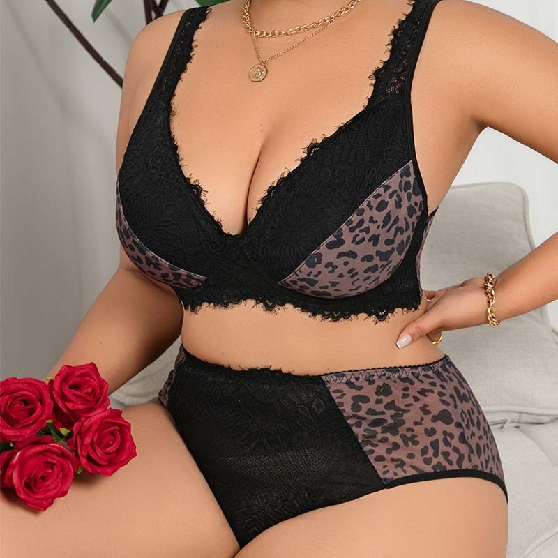 Milk Silk anyagú melltartó és alsónemű szett, teljes kosár, kötős vállpántok, hátul egy sor kapocs, európai–amerikai stílus