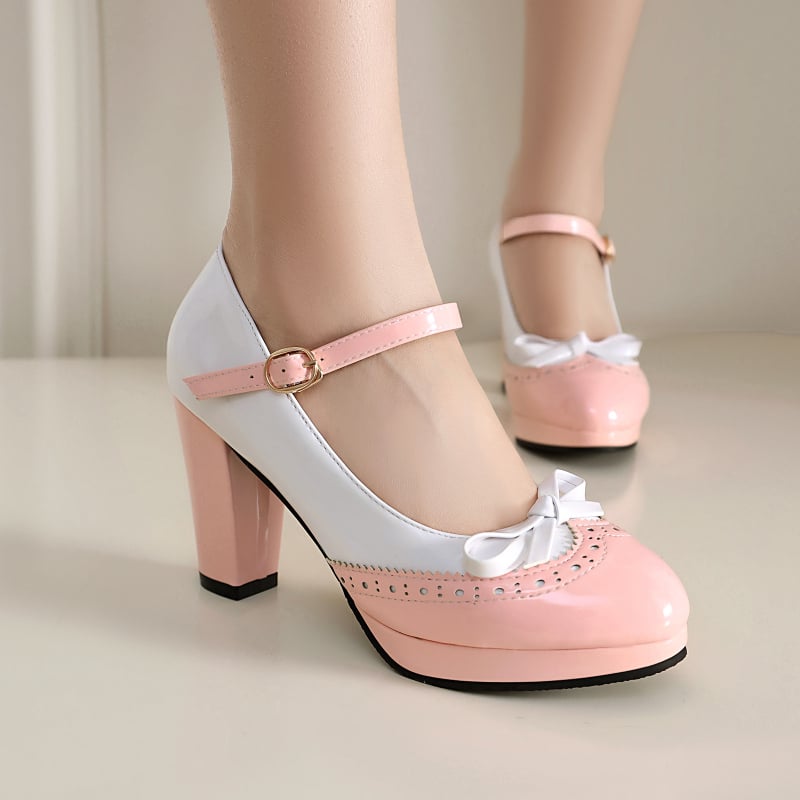 Női magas sarkú cipő – kerek orrú, PU felsőrész, vastag sarok, csattal zárható, középső nyílás 7–11 cm