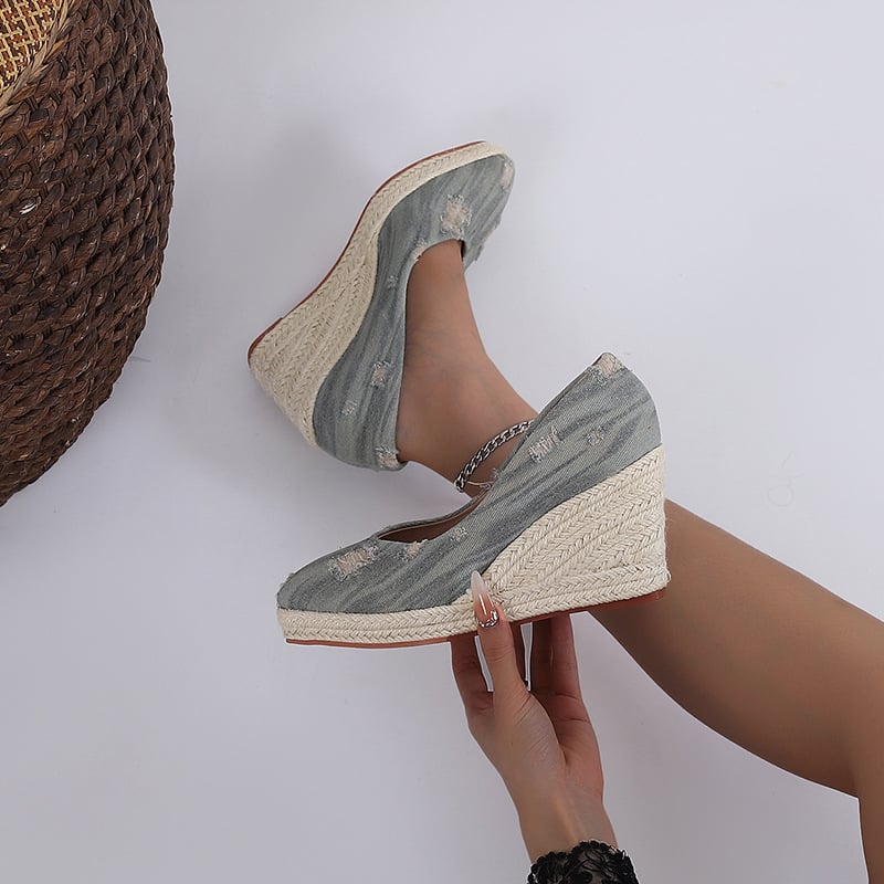 Női platformos cipő, hegyes orrú, denim felsőrész, 6–8 cm-es sarok, talp marháinak inakból készül