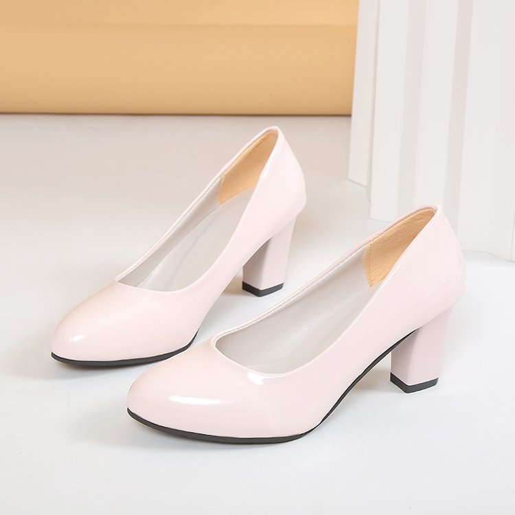 Női patentbőr cipő, kerek orrú, vastag középmagas sarok 3–6 cm, PU felsőrész, gumi talp, egyszínű