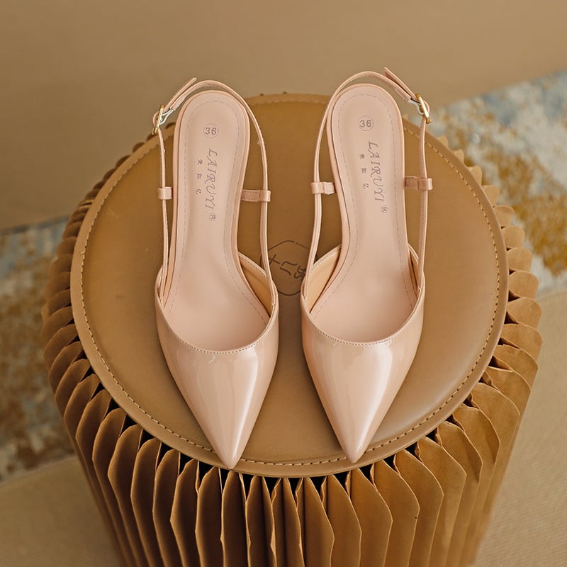 Sandale dama din piele lacuită, fără spate, cu toc stiletto, vârf ascuțit și curea simplă, înălțime toc 6–8 cm