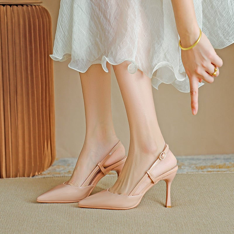 Sandale dama din piele lacuită, fără spate, cu toc stiletto, vârf ascuțit și curea simplă, înălțime toc 6–8 cm