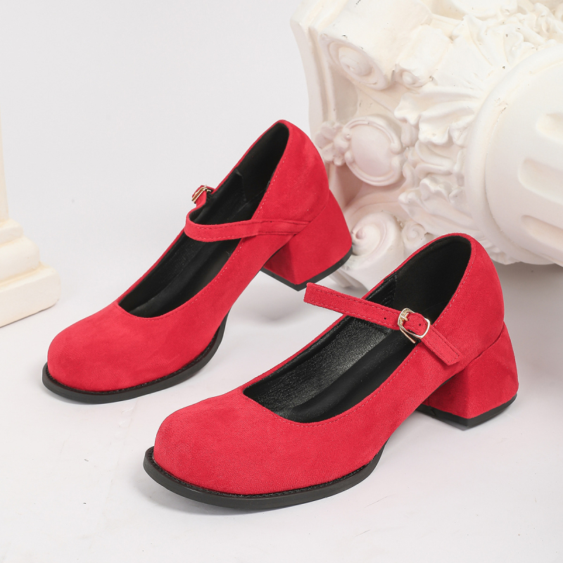Pantofi Mary Jane cu vârf pătrat, partea superioară din velur, toc mediu gros, închidere cu cataramă, branț din piele naturală