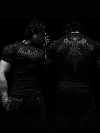 Tricou de antrenament slim cu imprimeu Skeleton demon, amestec Milk silk-poliester 91-95%, mâneci raglan, guler rotund, uscare rapidă, respirabil, absorbție umezeală, vară 2025