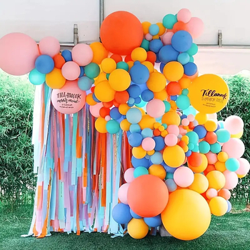 Girlanda z plisovanými strapcami z papiera pre svadby, sviatky a domovú výzdobu (Materiál: Papier; Typ materiálu: stuha; Kategória: rekvizit na výzdobu priestoru)