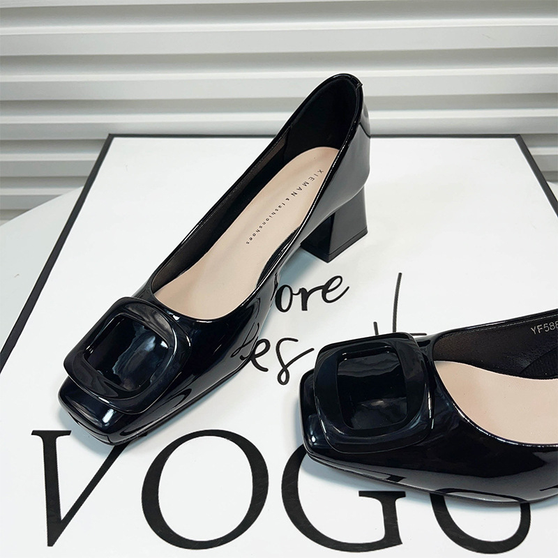 Loafers cu vârf pătrat, toc mediu 3–6 cm, talpă din cauciuc, tălpi PU