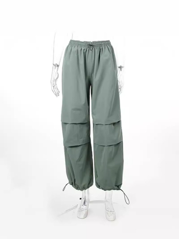 Pantaloni casual de damă în stil cargo, talie înaltă, talie elastică cu șnur, croială dreaptă, material poliester-spandex (90-95% poliester, 5-10% spandex)