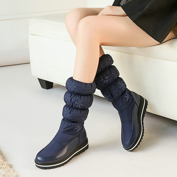 Cizme de iarnă până la jumătatea gambei - impermeabile, căptușite cu fleece, talpă din cauciuc, vârf rotund, toc în clin de 3–5 cm