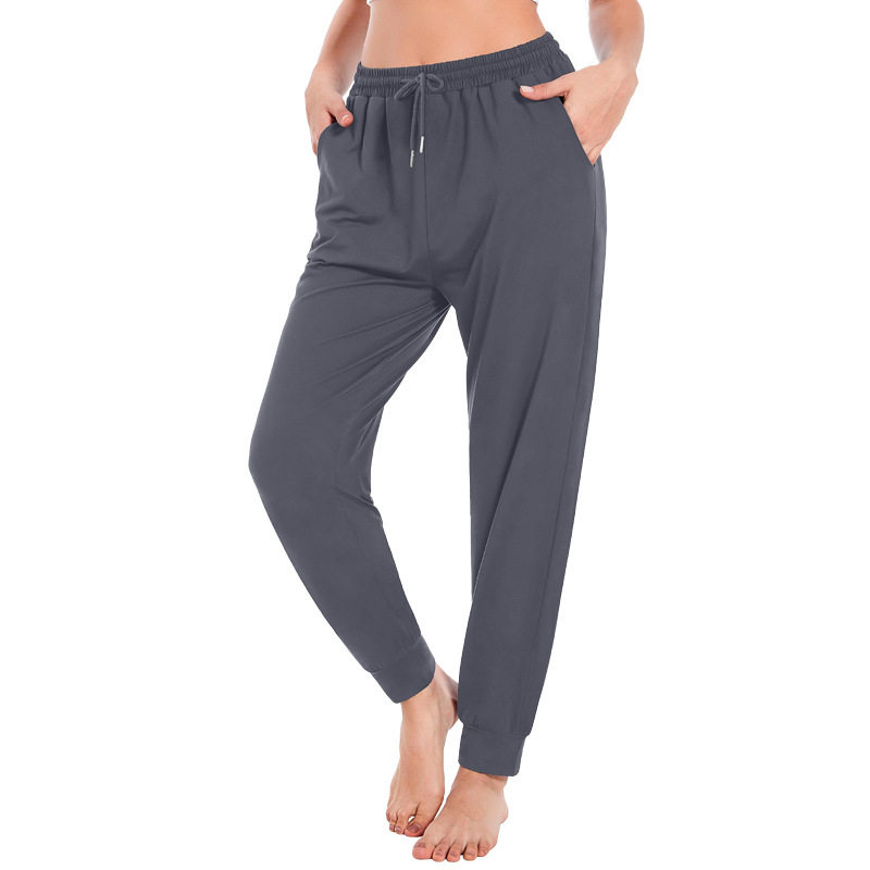 Dámske cropped nohavice casual, s vysokým pásom a voľným strihom, z látky Milk Silk (90–95% polyester, <30% elastan), brúsený povrch, elastický pás.