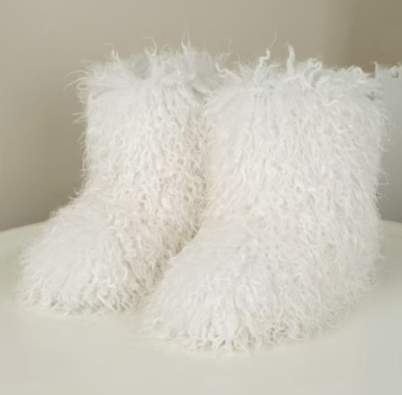 Moteriški žieminiai snieginiai batai, vidutinio aukščio viršus iš pliušo, dirbtinės kailio vidinė dalis, gumos pada, plokščias kulnas 3 cm