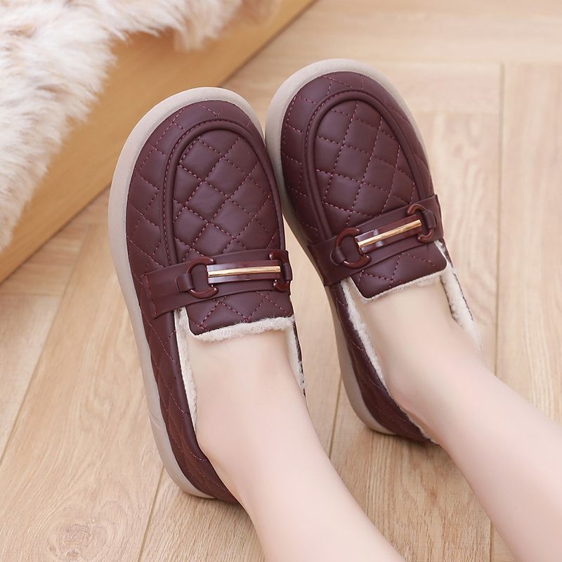 Női PU felsőrészű pamutcipő műszőrmés béléssel, Slip-On, gumírozott talppal, lapos sarka
