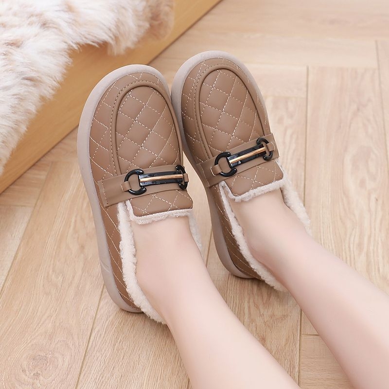 Női PU felsőrészű pamutcipő műszőrmés béléssel, Slip-On, gumírozott talppal, lapos sarka