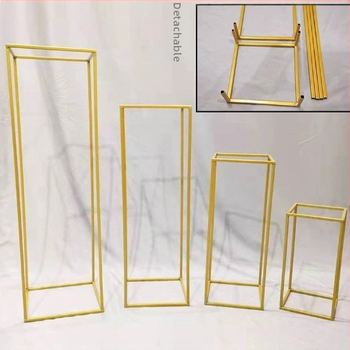 Geometrijski stalak za cvijeće od željeza sa zlatnim kvadratnim okvirom, dekor svadbene scene