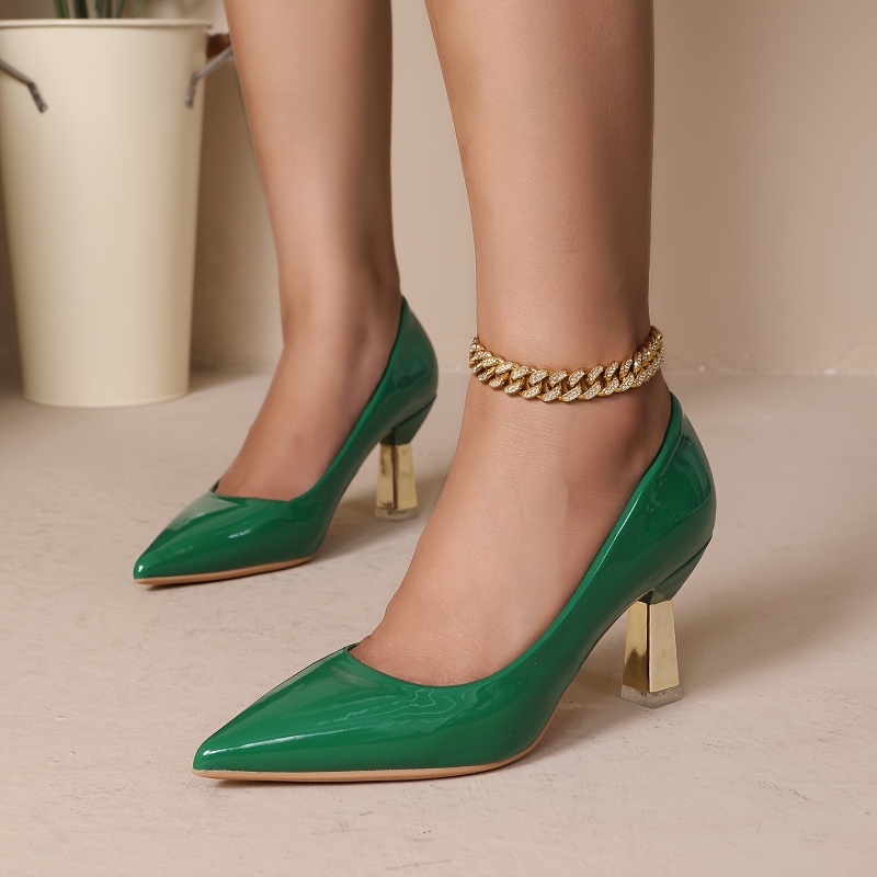 Tenisky z plátna, vrchný materiál plátno, podrážka z plastu, zvierací vzor, športový štýl