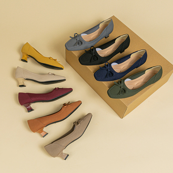 Kõrged kontsad, ruutvarvas, võrgust ülemine osa, paks konts 6–8 cm, kummist tald