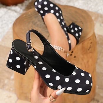 Sandalice s visokim petama, kvadratnim vrhom, satenski s točkicama, kopča