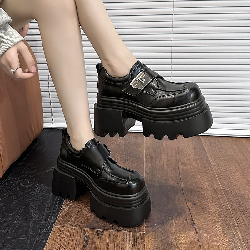 Platformos loafer cipő vastag talppal, körkörös orrú, PU felső rész, Velcro-zárás, 6–8 cm sarok