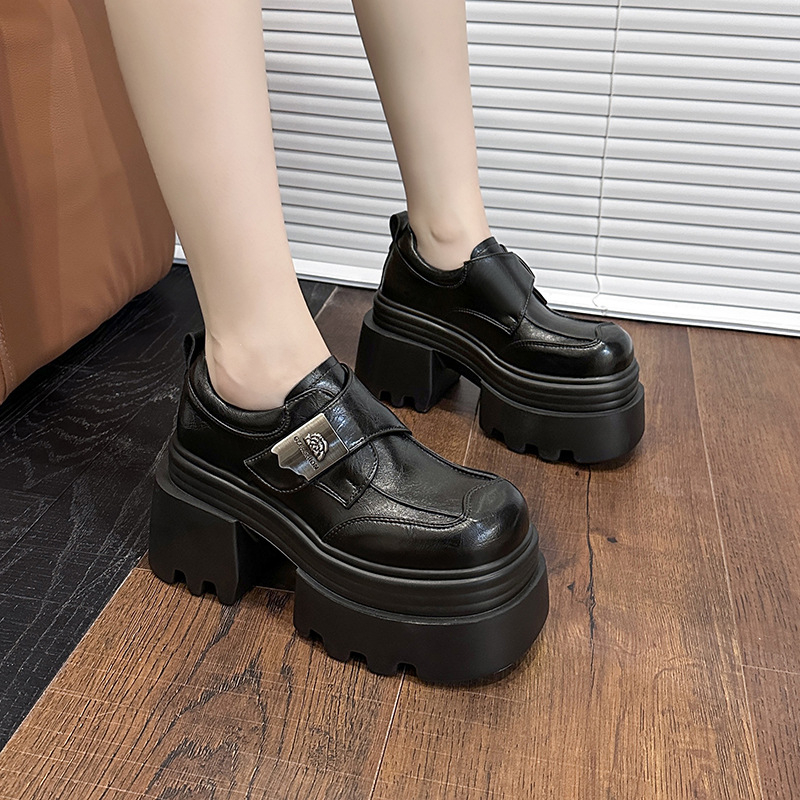 Platformos loafer cipő vastag talppal, körkörös orrú, PU felső rész, Velcro-zárás, 6–8 cm sarok