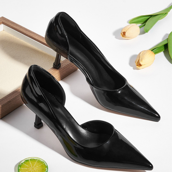 Női hegyesorrú magas sarkú cipő, vékony sarok, PU felsőrész, 6-8 cm