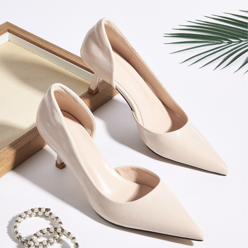Női hegyesorrú magas sarkú cipő, vékony sarok, PU felsőrész, 6-8 cm