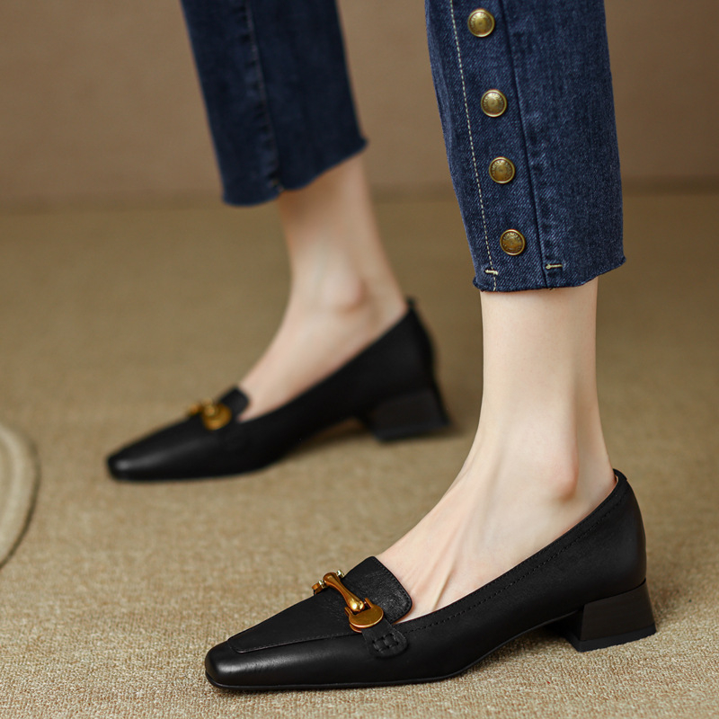 Női PU bőrcipő négyszögletes orral, slip-on, alacsony sarok