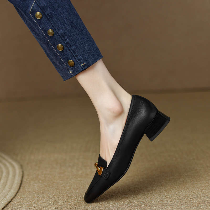 Női PU bőrcipő négyszögletes orral, slip-on, alacsony sarok
