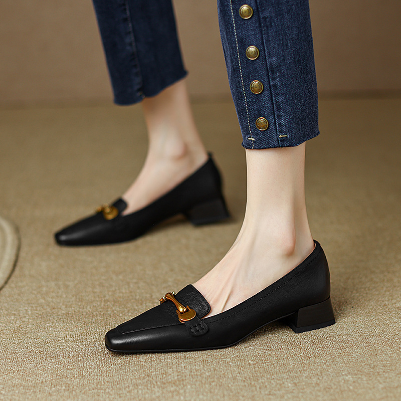 Női PU bőrcipő négyszögletes orral, slip-on, alacsony sarok