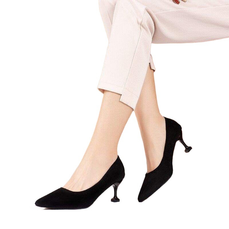 Női koreai stílusú velúr slip-on cipő, kitten heel, 3 cm, gumírozott talp