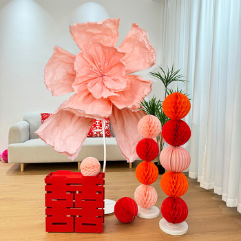 Coloană cu flori de hârtie pentru decorarea spațiului de nuntă; decor suspendat; material: hârtie; stil: 100197