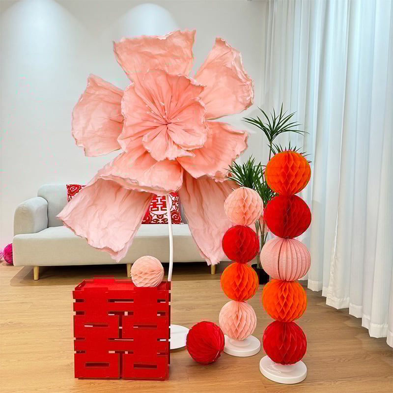 Coloană cu flori de hârtie pentru decorarea spațiului de nuntă; decor suspendat; material: hârtie; stil: 100197