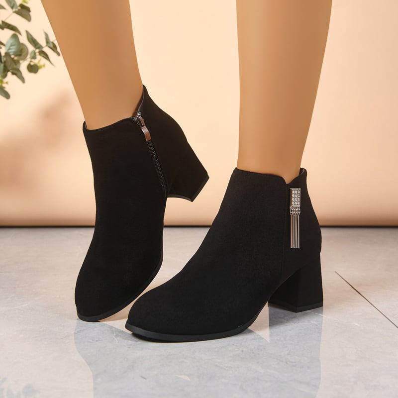 Moteriški velūro botai, apvali nosis, vidutinio kulno, trumpas šarvas, šoninis užtrauktukas