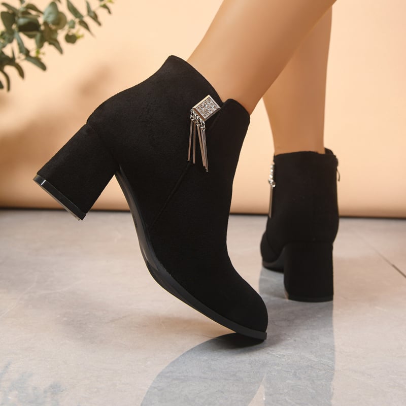 Moteriški velūro botai, apvali nosis, vidutinio kulno, trumpas šarvas, šoninis užtrauktukas