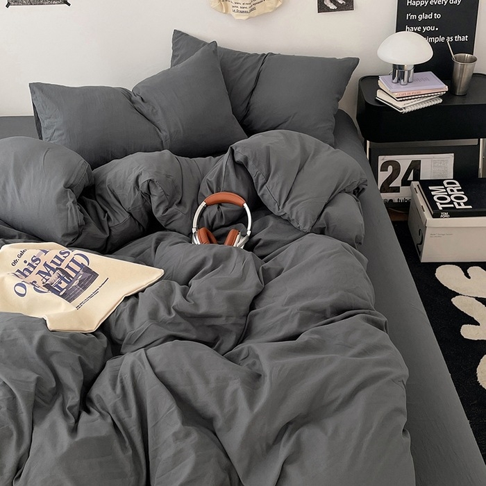 Set de patru piese pentru dormitorul studențesc – fibre de poliester, vopsire reactiva, 1000–1499 g, modele: uni, geometrice, desene animate, motive vegetale