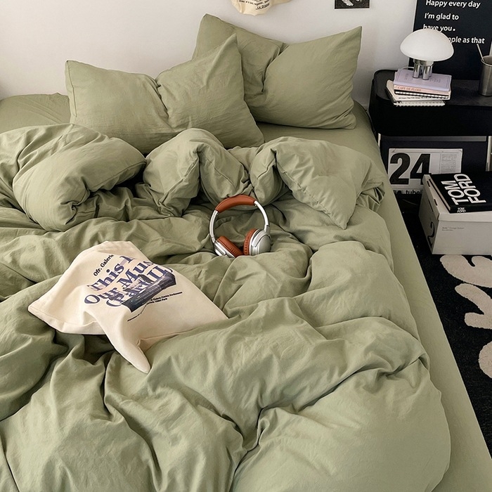 Set de patru piese pentru dormitorul studențesc – fibre de poliester, vopsire reactiva, 1000–1499 g, modele: uni, geometrice, desene animate, motive vegetale