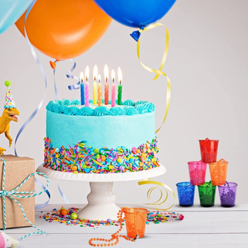 Plastový náhrdelník s guličkami tvaru pohára pre párty — vstrekované formovanie, retro štýl, rekvizita pre makeup/kostým