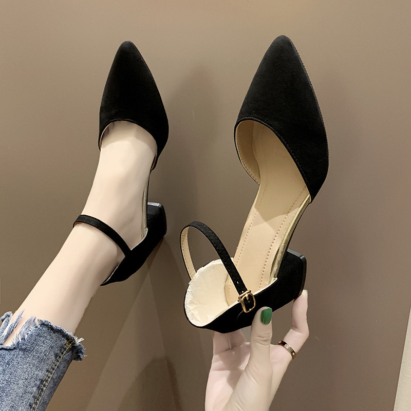 Korejos stiliaus zomšiniai sandalai su dirželiais, smailus pirštas, sagtis, gumos padas, PU vidus