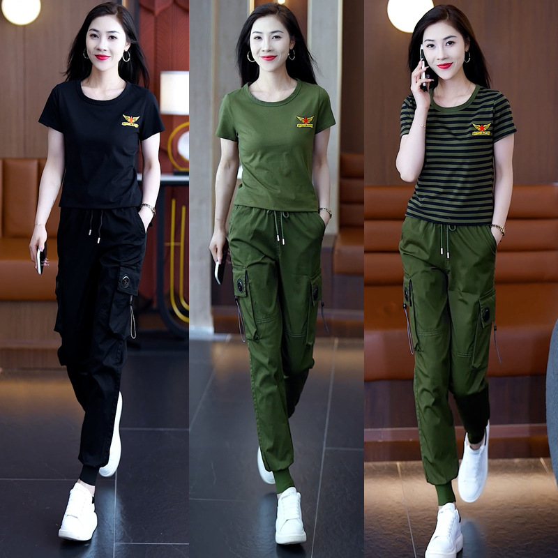 Letný dvojdielny tanečný set v námorníckom štýle: top s krátkym rukávom a okrúhlym výstrihom, nohavice s elastickým pásom a stiahnuté konce