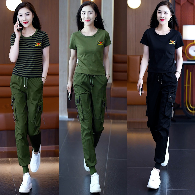 Letný dvojdielny tanečný set v námorníckom štýle: top s krátkym rukávom a okrúhlym výstrihom, nohavice s elastickým pásom a stiahnuté konce