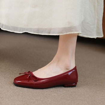 Dámske loafers s okrúhlym nosom, PU vrchná časť, nízky podpätok 1–3 cm, slip-on, japonský štýl