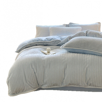 Четиричленен комплект спално бельо от млечен велур Джакард, райета, реактивно боядисване, есенно-зимна колекция