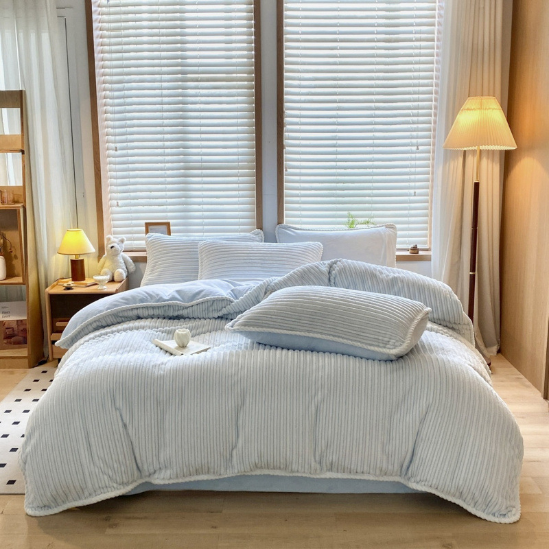 Четиричленен комплект спално бельо от млечен велур Джакард, райета, реактивно боядисване, есенно-зимна колекция